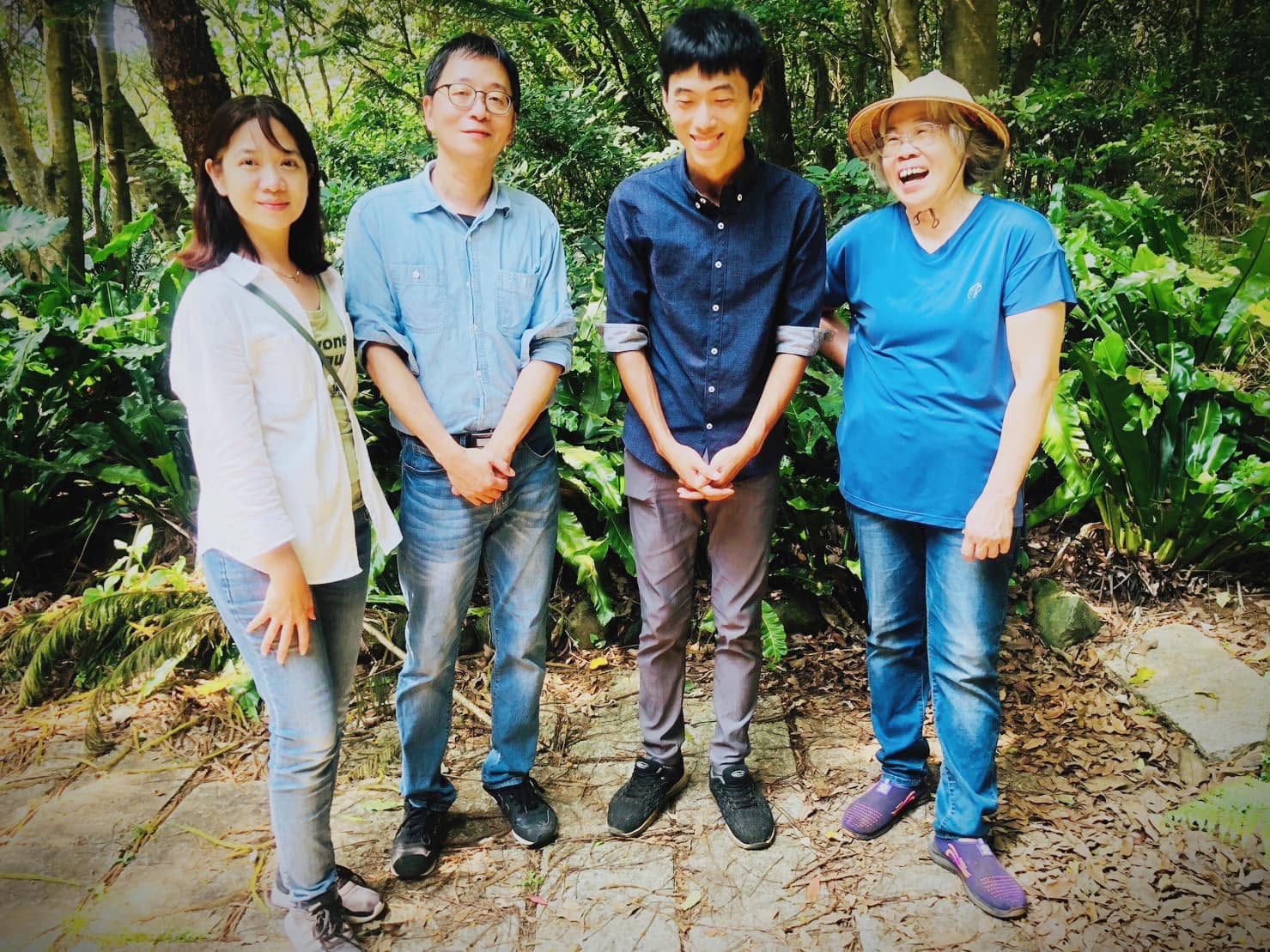 旅學堂遊程夥伴在里山農莊合影